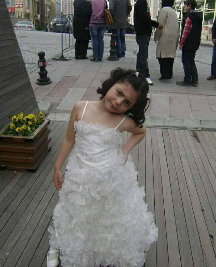 Sude Küçüklük